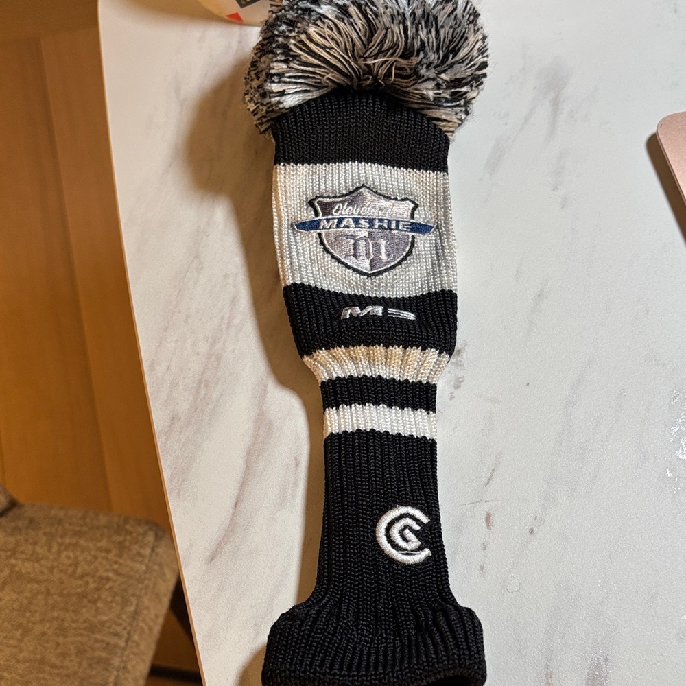 Cleveland Golf Mashie M1 Knit Pom Headcover Black White